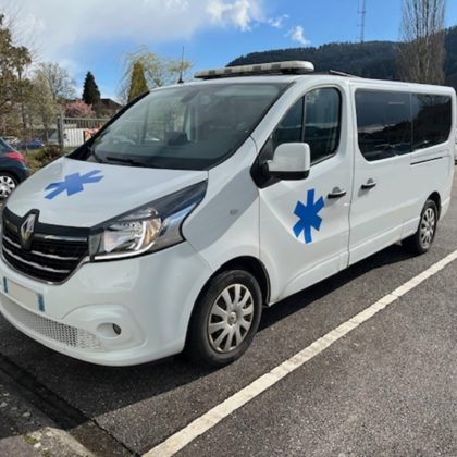 Ambulance RENAULT Trafic L2h1 145cv de 2022 ( avec Kit Fauteuil)