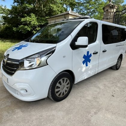 Ambulance RENAULT Trafic L2h1 145cv de 2022 ( avec Kit Fauteuil)