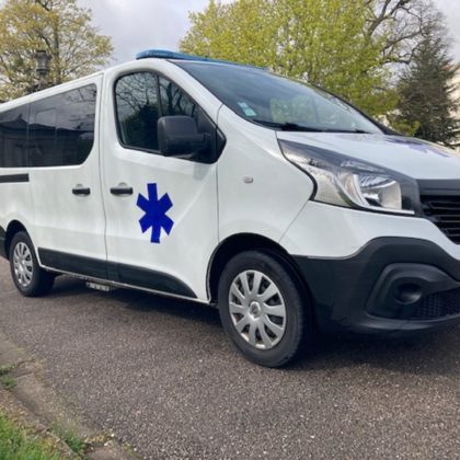Ambulance RENAULT Trafic L1h1- de 2019 Tarif : 12500,00€